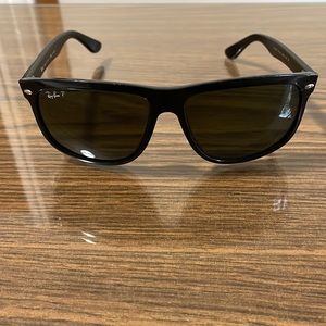 Mens Ray-Ban RB4147 Black Polarized Sunglasses